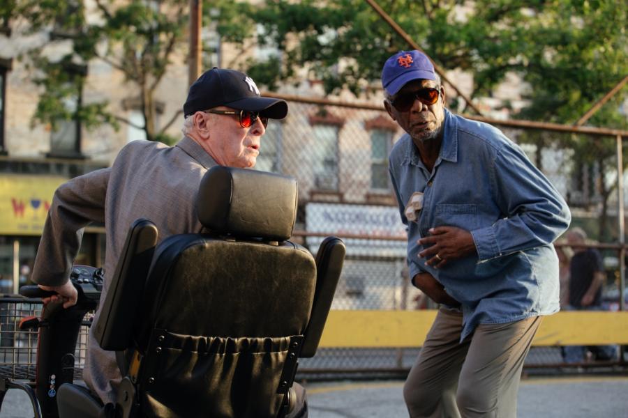 "W starym, dobrym stylu" w reżyserii Zacha Braffa w kinach od 30 czerwca. W rolach głównych m.in. Morgan Freeman, Michael Caine, Alan Arkin.