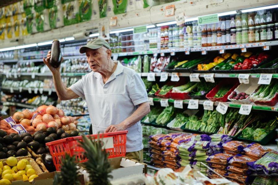 "W starym, dobrym stylu" w reżyserii Zacha Braffa w kinach od 30 czerwca. W rolach głównych m.in. Morgan Freeman, Michael Caine, Alan Arkin.