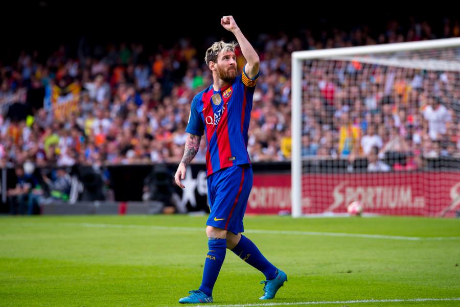 Lionel Messi kończy 30 lat. Jubileusz spędzi przygotowując się do ślubu