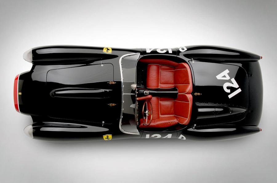 Ferrari model 250 Testa Rossa z 1957 roku sprzedano na aukcji za rekordową cenę 9 milionów euro.