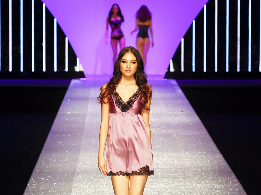 China Fashion Week - pokaz bielizny marki Eve's Temptation