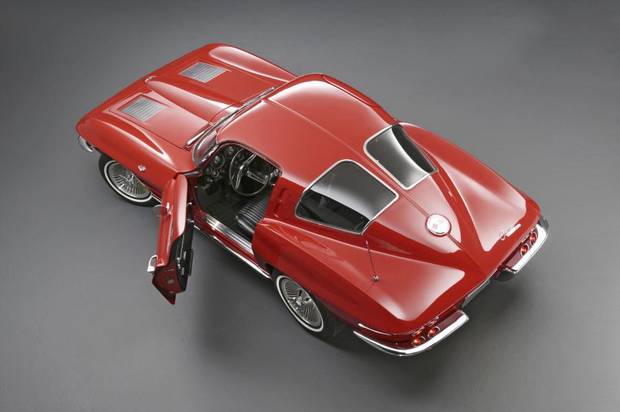 60 lat chevroleta corvette