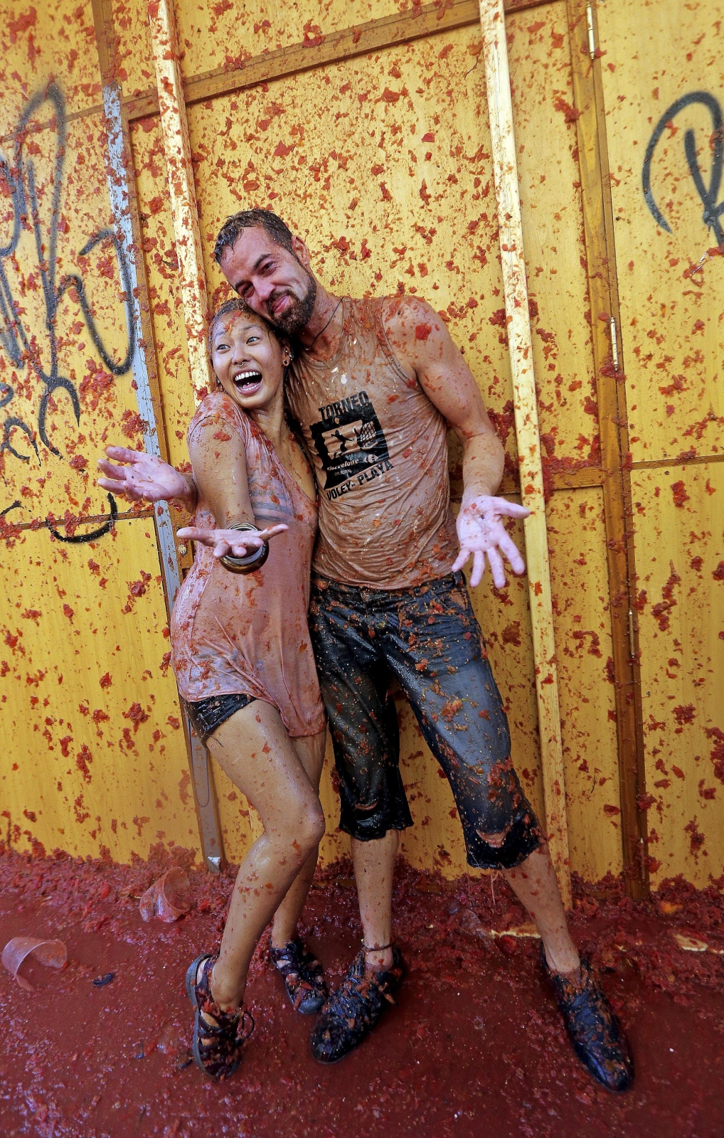 Tomatina. Doroczna wielka bitwa na pomidory w Bunol w Hiszpanii