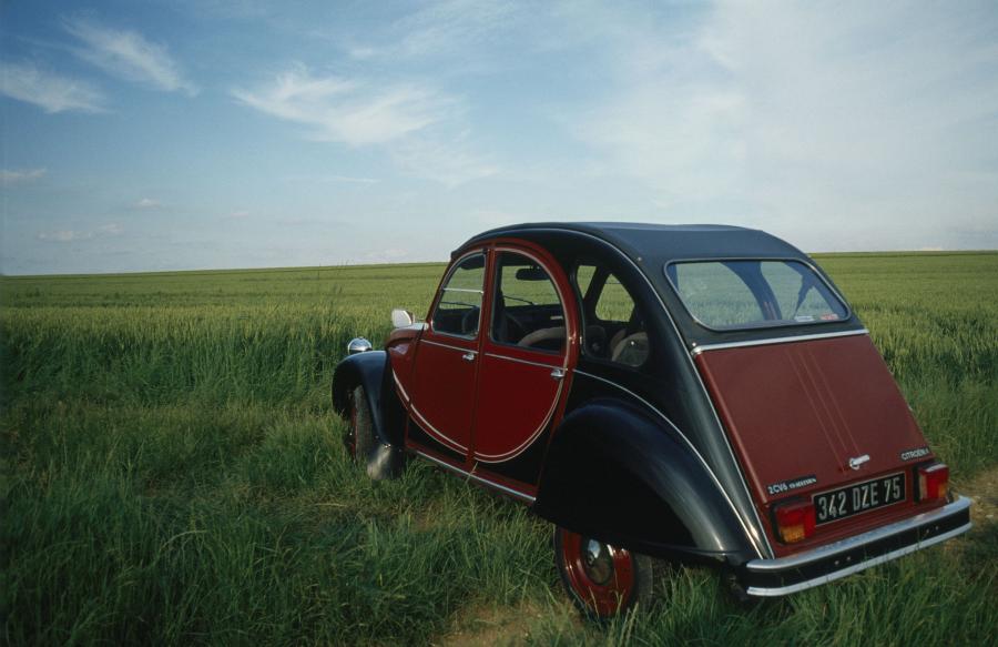 "Kaczka", czyli słynny citroen 2CV, skończyła 60 lat