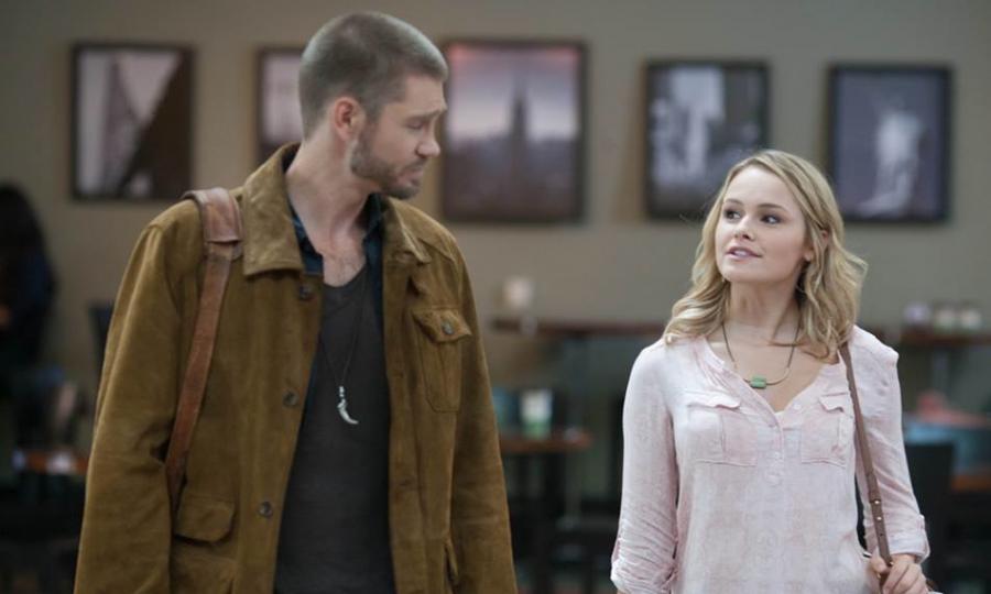 Cassi Thomson i Chad Michael Murray w filmie "Left Behind"