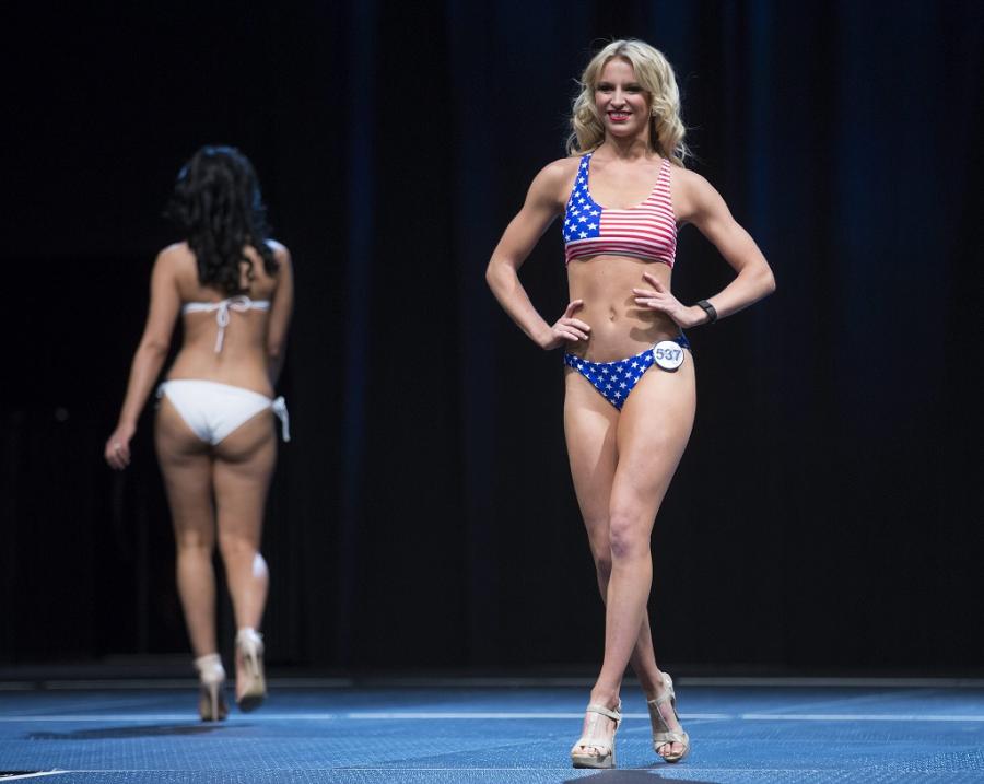 Seksowne cheerleaderki Los Angeles Rams pokazały się w kostiumach kąpielowych