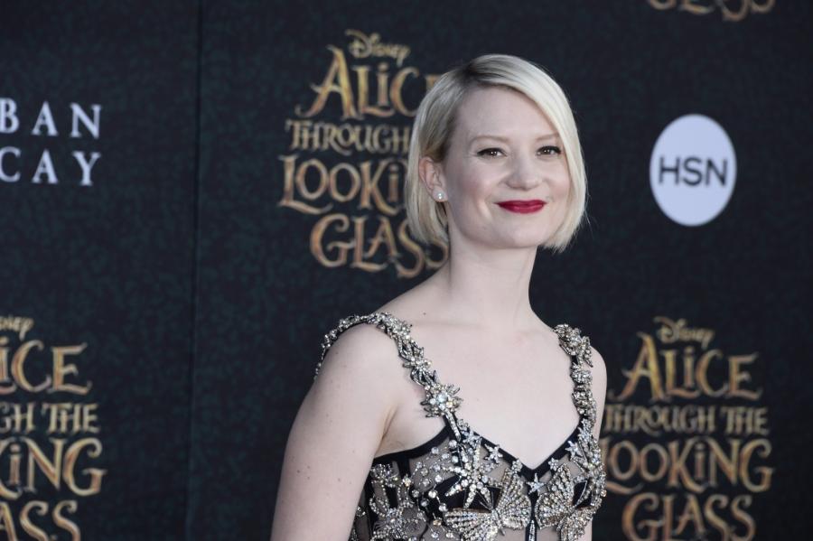 Mia Wasikowska na premierze "Alicji po drugiej stronie lustra"