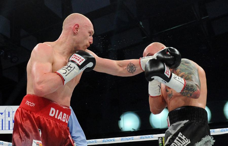 "Diablo" Włodarczyk wygrał przez nokaut. Polak zdobył pas IBF Intercontinental