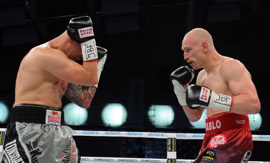 "Diablo" Włodarczyk wygrał przez nokaut. Polak zdobył pas IBF Intercontinental