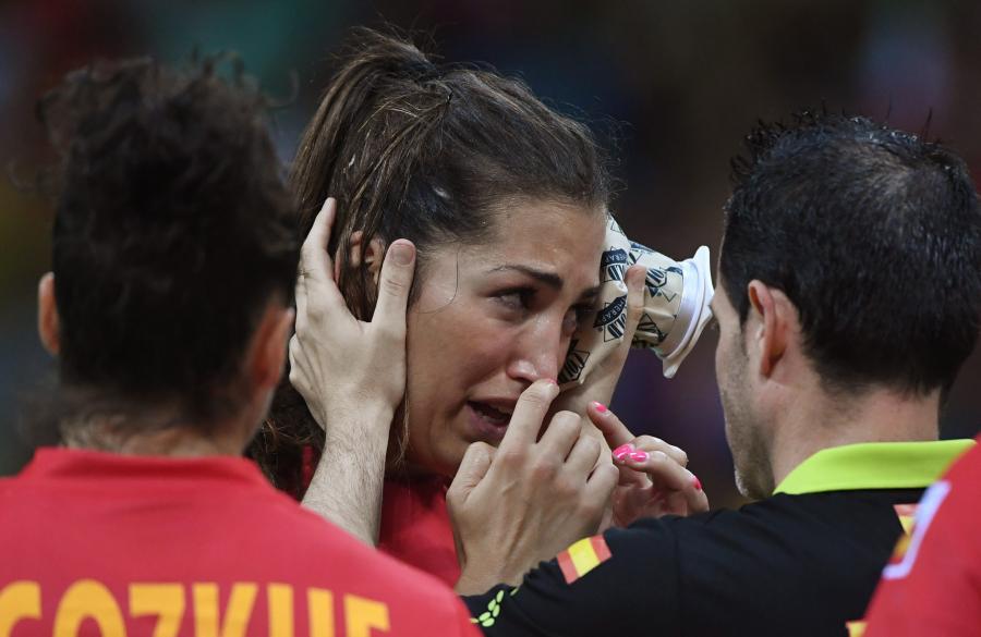 Męski sport? Nie dla nich! Te dziewczyny potrafią grać twardo, a czasem brutalnie